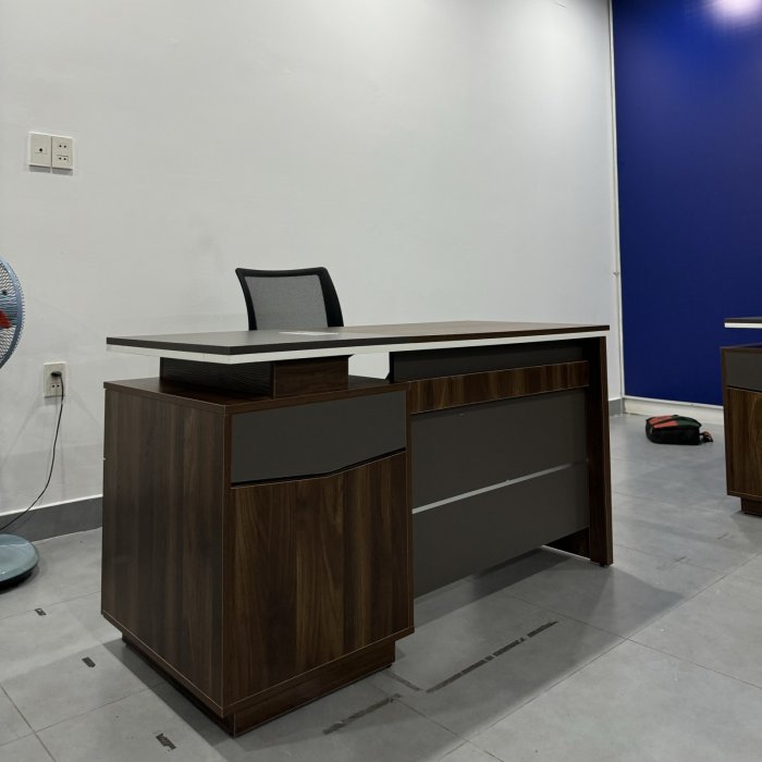 Bàn Giám Đốc Gỗ Trưởng Phòng Sọc Ngang - BGĐ71