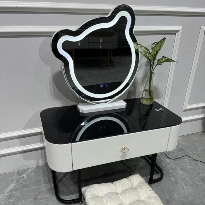 Bàn Trang Điểm Tai Thỏ Đèn Led Hiện Đại - BTD5